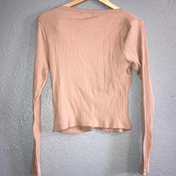 Universal Thread Button Down - Picture 4 of 4